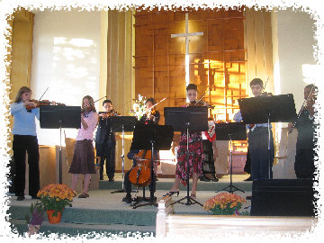 the_elliott_family_quartet_home_page016032.jpg
